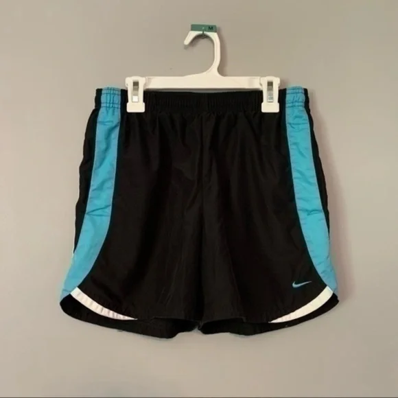 NIKE Women’s Shorts - Picture 2 of 7
